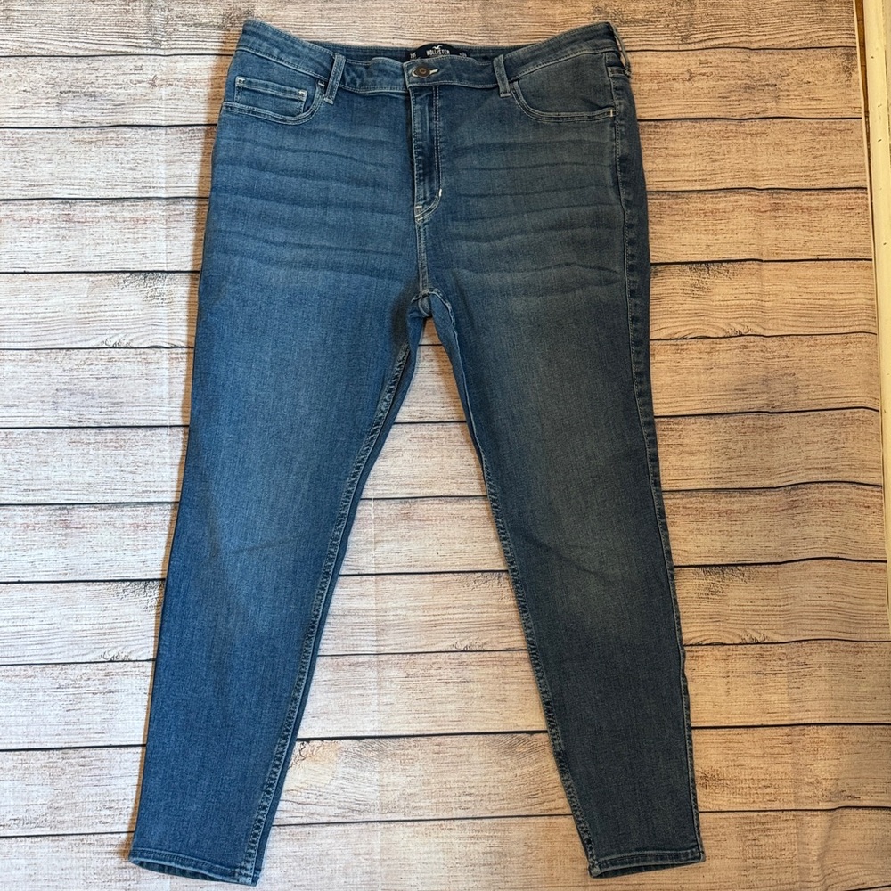 Hollister high rise skinny jeans 19 short